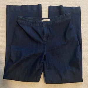 Ellen Tracy flat front, wide leg trouser jeans size 6. Dark Wash.